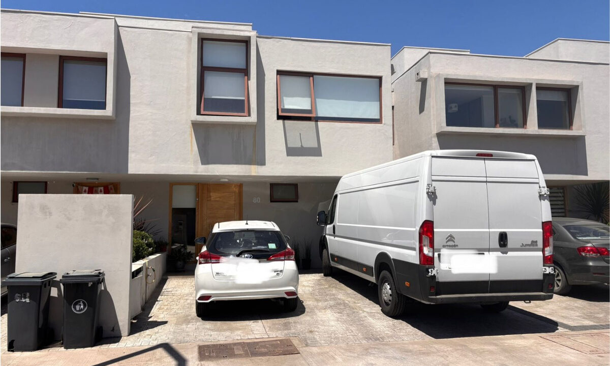 Townhouse de 3 dormitorios en venta en Chicureo, Colina — imagen 1
