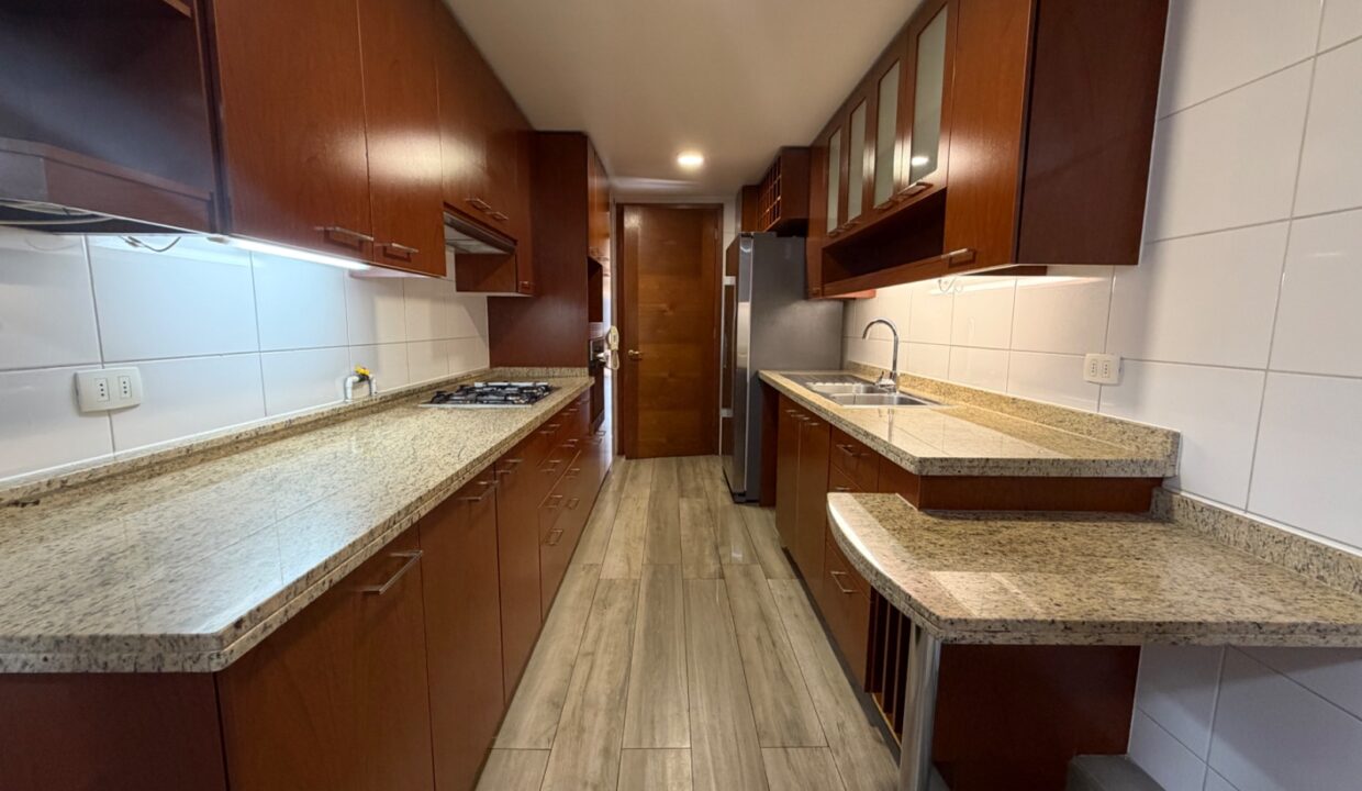 Departamento de 4 dormitorios en arriendo frente al Parque Bicentenario, Vitacura — imagen 4