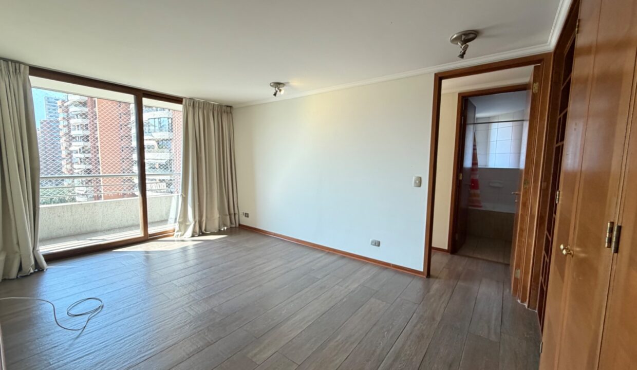 Departamento de 4 dormitorios en arriendo frente al Parque Bicentenario, Vitacura — imagen 14