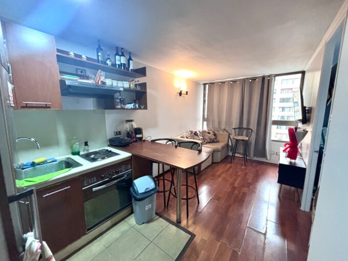 Departamento de 1 dormitorio en venta en calle Serrano, Santiago — imagen 1