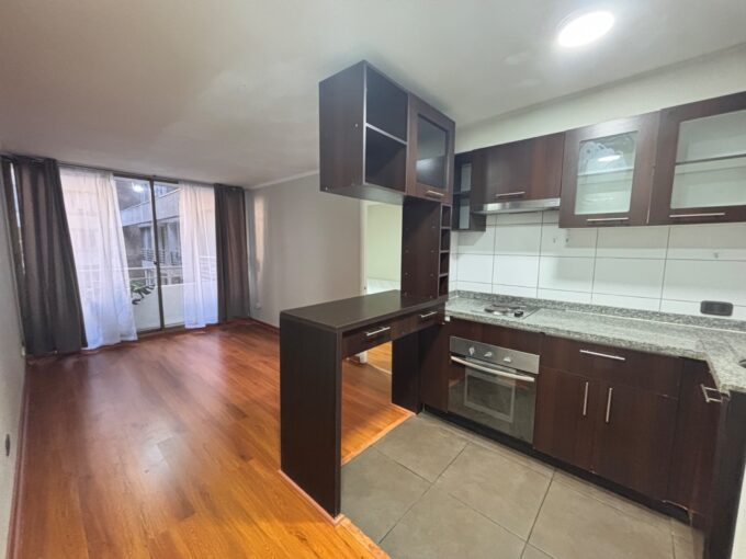 Departamento de 1 dormitorio en venta en calle Monjitas, Santiago — imagen 1