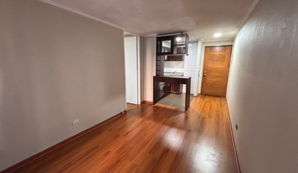 Departamento de 1 dormitorio en venta en calle Monjitas, Santiago — imagen 2