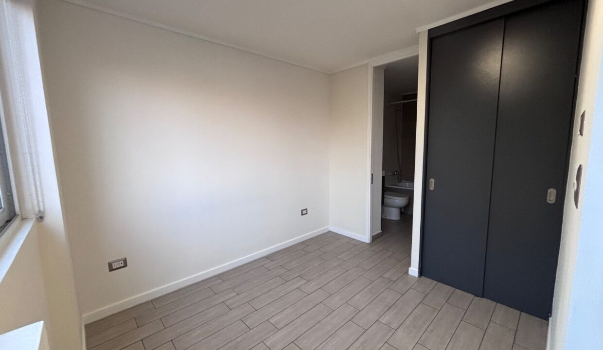 Departamento de 1 dormitorio en arriendo cerca de Metro Toesca, Santiago — imagen 4