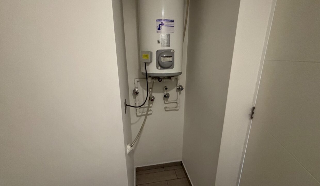 Departamento de 1 dormitorio en arriendo cerca de Metro Toesca, Santiago — imagen 8