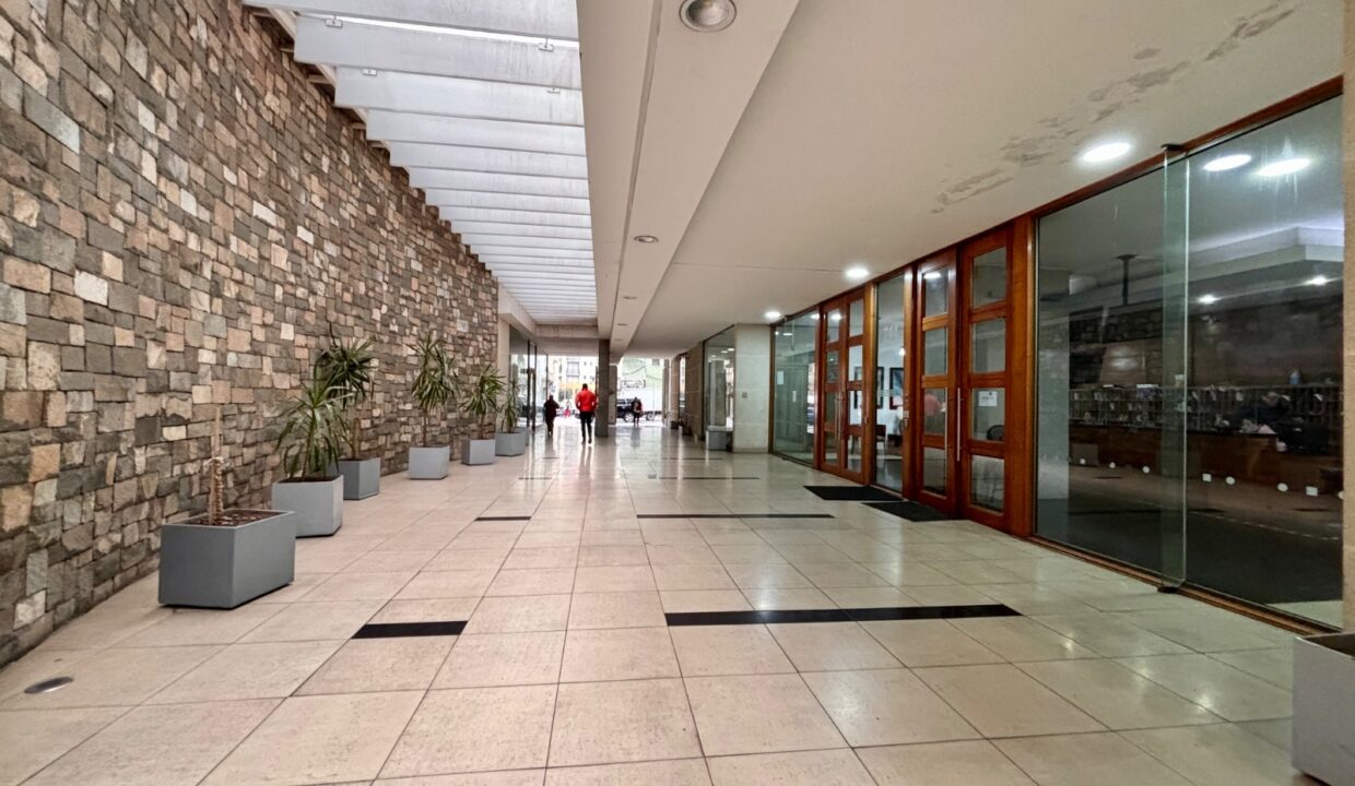 Departamento de 1 dormitorio en venta en calle Monjitas, Santiago — imagen 16